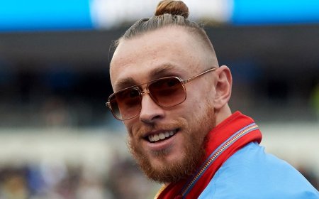 George Kittle says he texted Travis Kelce to use Taylor Swift's bathroom during Christian McCaffrey's wedding