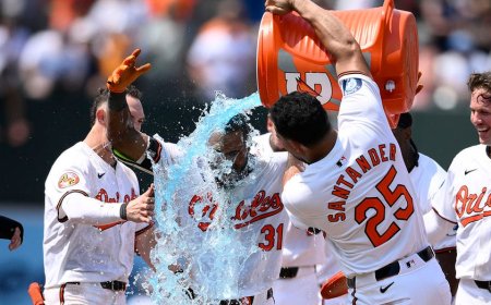 Orioles capitalize on bizarre Yankees fielding mistakes to pull off incredible victory
