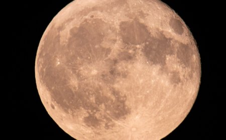 Scientists find underground cave on moon