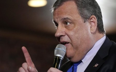 Christie knocks Trump's choice of Vance for VP