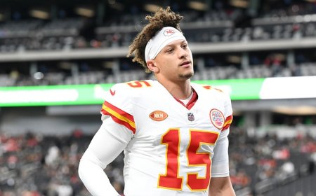 Raiders mock Patrick Mahomes with Kermit the Frog puppet at training camp