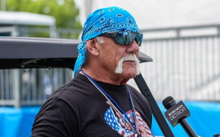 WWE legend Hulk Hogan has Super Bowl aspirations for Lions after surprise camp visit: 'I predict greatness'