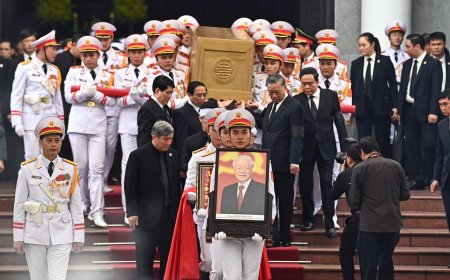 Thousands in Vietnam mourn at funeral of Communist Party chief Trong