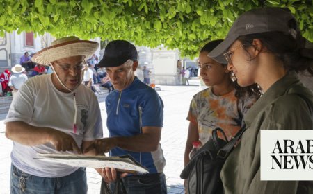 First Tunisian presidential hopeful submits candidacy