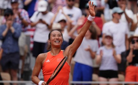 Olympics, Tennis: Zheng Qinwen Knocks Out Iga Swiatek, Alexander Zverev Loses, Carlos Alcaraz Advances