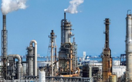 Oil prices see volatile day amid stock selloff, Iran fears