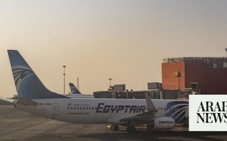Egypt asks its airlines to avoid Tehran airspace for three hours on Thursday