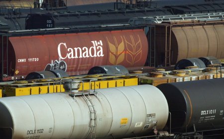 Canada tells rail companies, unions to avoid crippling stoppage