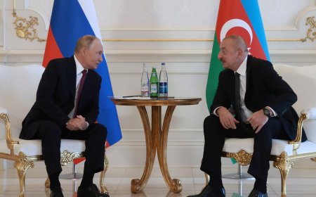 Putin offers to mediate Azerbaijan-Armenia peace deal on trip to Baku