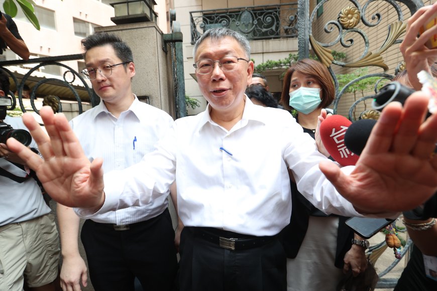 從政來首次!柯文哲開偵查庭前遭上銬 北檢解釋:法警視戒護需求判斷