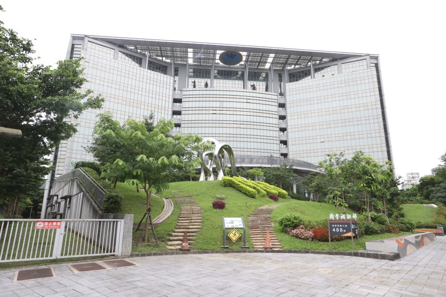 9月上路!新冠改名、通報時限放寬 達文西46項手術納保最多省12萬