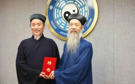 President of the China Taoist Association: Ordained Taoist priests should abide by rules and disciplines and improve themselves.