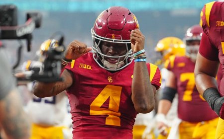 No. 23 USC scores touchdown in final seconds to take down No. 13 LSU