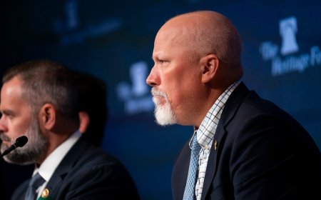 Conservatives push House toward shutdown