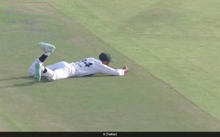 "<i>Na Batting, Na Fielding</i>": Pakistan Skipper Shan Masood Lambasted On Social Media