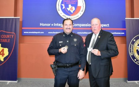 Suspect in custody after Texas constable deputy shot, killed at red light by 'assailant': police