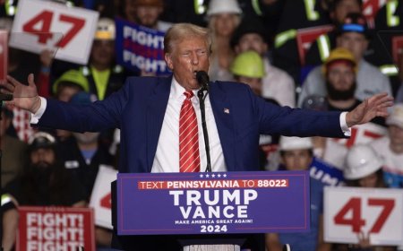 Trump back in key battleground for Fox News town hall moderated by Hannity