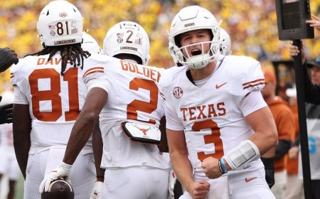 Quinn Ewers puts on stellar display, throws 3 touchdown passes as Texas routs Michigan