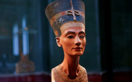 Egyptian archaeologist urges German museum to return Nefertiti’s bust