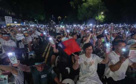 小草這次集結…20人！在台北看守所外靜坐挺柯