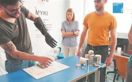 用磁铁和肌肉控制机械手指，能解码运动意图的假肢问世