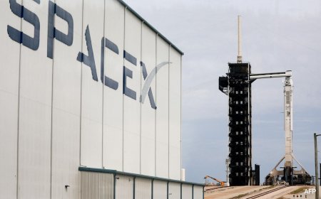 SpaceX Astronauts Set For First Private Spacewalk