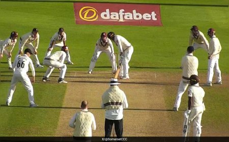 3 Minutes To Go, 1 Wicket Left. This Happened In Somerset vs Surrey Match. Watch