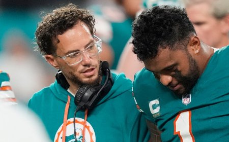 Dolphins' Mike McDaniel pumps brakes on Tua Tagovailoa retirement talk