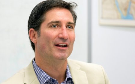 他讓星巴克市值大增200億 新執行長尼科爾：AI有沒有用，員工說了算｜天下雜誌