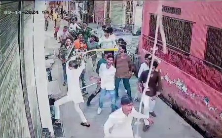 Video: Muslim-owned shops attacked in India as religious violence flares