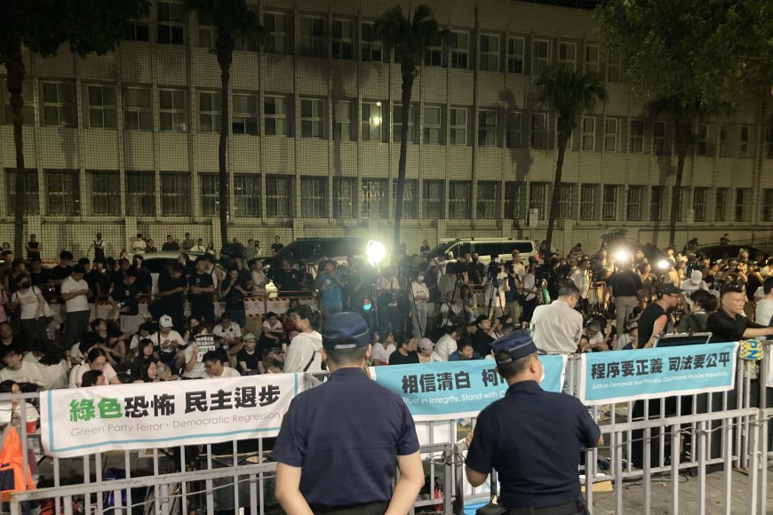 「館長」帶百人份消夜至北檢 稱:希望有奇蹟、陪到底