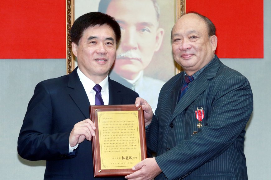 京華城牽線人?朱亞虎原郝龍斌愛將 後投靠威京不相往來