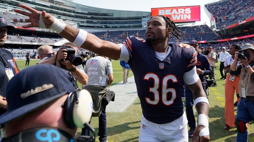 Simone Biles reacts as her NFL husband, Jonathan Owens, scores for Bears in pivotal moment