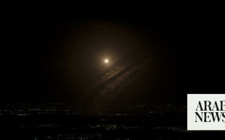 Prayers and applause: two sides of Jerusalem react to Iran missiles