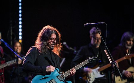 Dave Grohl Spotted Publicly Without His Wedding Ring